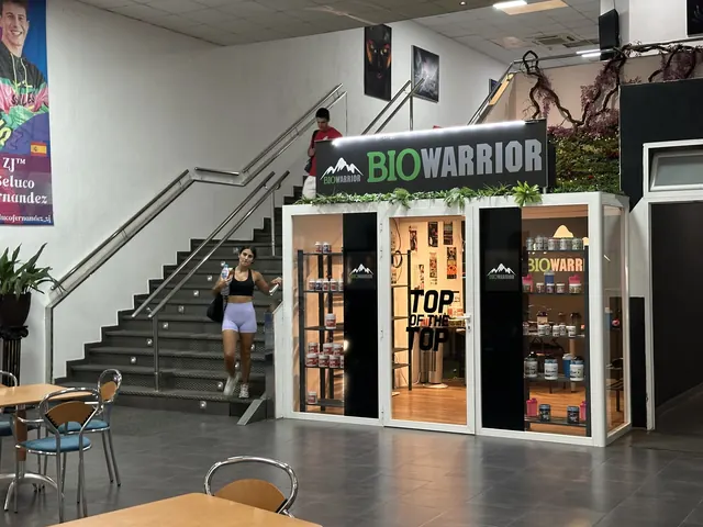 Tienda de suplementación BioWarrior dentro del gimnasio