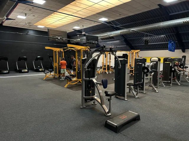 Máquinas de fuerza guiada en la segunda sala